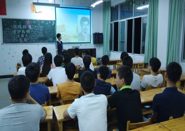 学院组织学生开展低碳环保系列宣传教育活动
