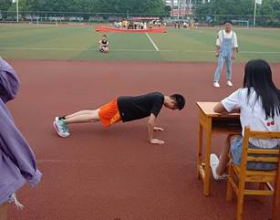 学院第五届宿舍文化艺术节“三走”接力赛顺利举行——第五届宿舍文化艺术节系列报道（六）