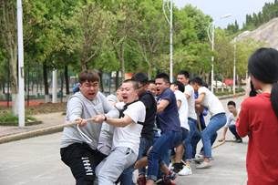 学院第四届宿舍文化艺术节“拔河比赛”圆满结束