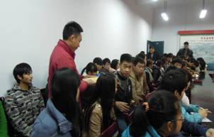 学院开展2014年“冬季送温暖”学生座谈会暨捐赠仪式